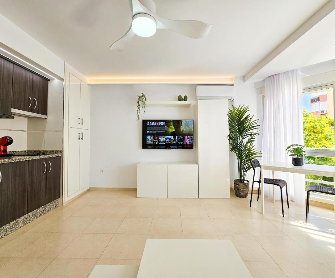 Estudio Vip Mediterraneo - Alojamientos La Torre Torre Del Mar Eksteriør billede